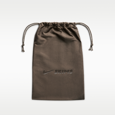 NIKE公式】NikeSKIMS リフト メッシュ ウィメンズシューズ.オンライン